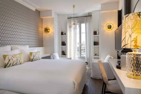 Hôtel de Banville — hotel room