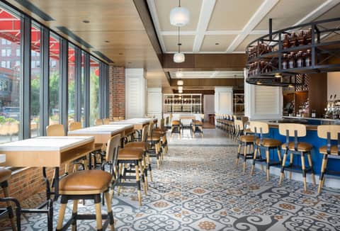 Kimpton Journeyman Hotel by IHG — dining