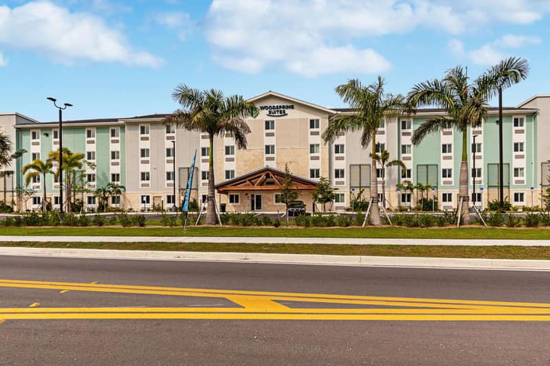 WoodSpring Suites Naples East — building