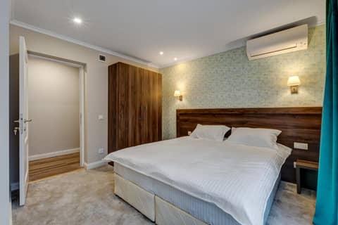 Upstairs Boutique — hotel room