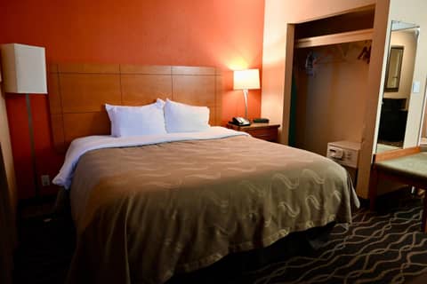 Quality Inn & Suites I-35 near Frost Bank Center — photo 5
