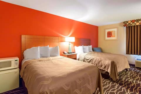 Quality Inn & Suites I-35 near Frost Bank Center — photo 7