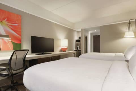 Hilton Garden Inn Calgary Downtown — photo 3