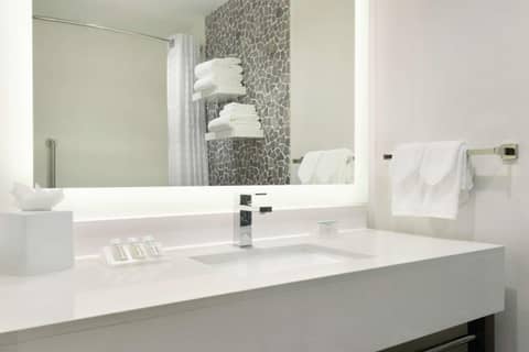 Hilton Garden Inn Calgary Downtown — photo 4