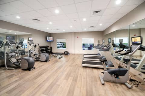 Holiday Inn Express & Suites Memphis Arpt Elvis Presley Blv by IHG — photo 8