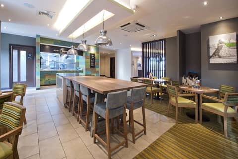 Premier Inn Glasgow Braehead — photo 6