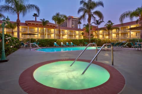 Cortona Inn and Suites Anaheim Resort — photo 4