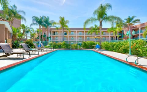 Cortona Inn and Suites Anaheim Resort — photo 9