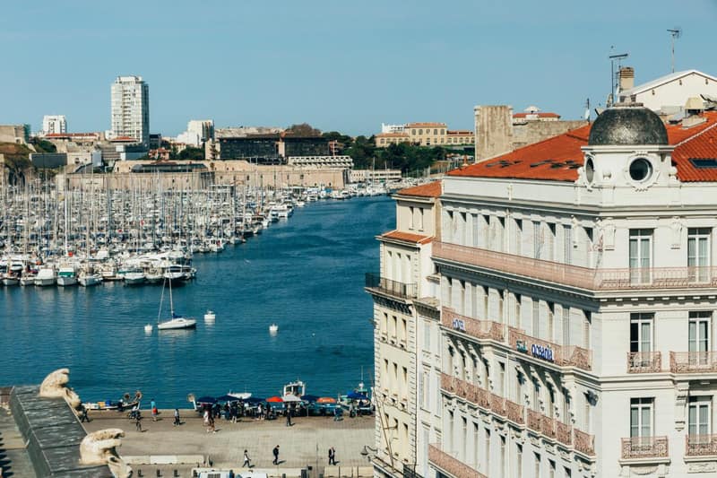 Escale Oceania Marseille Vieux Port — building