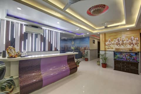 Hotel Premium Suites Near Delhi Airport — recepcion & lobby
