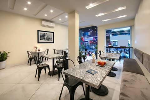 Queen Cafe Hotel & Pub — photo 3