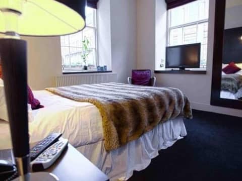 Rab Ha's — hotel room