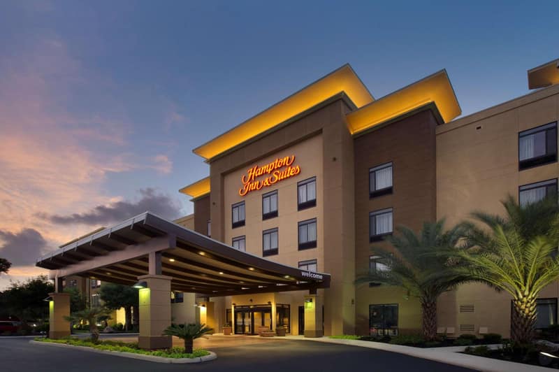 Hampton Inn & Suites San Antonio Northwest/Medical Center — building