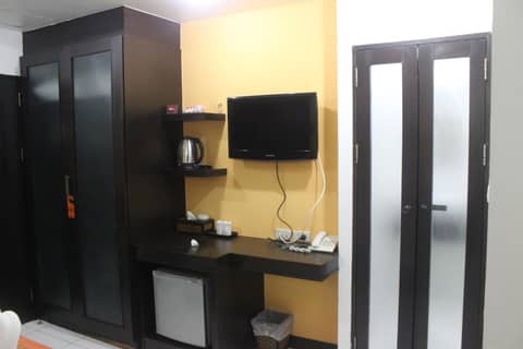 Amber Residence — hotel room