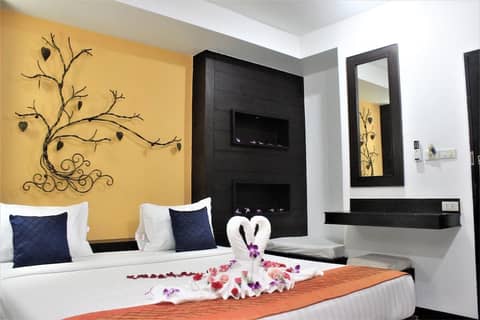 Amber Residence — hotel room