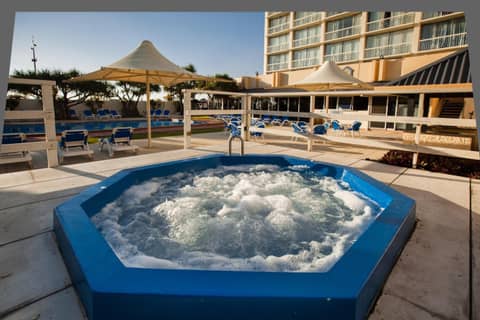 Chateau Beachside Resort — photo 9