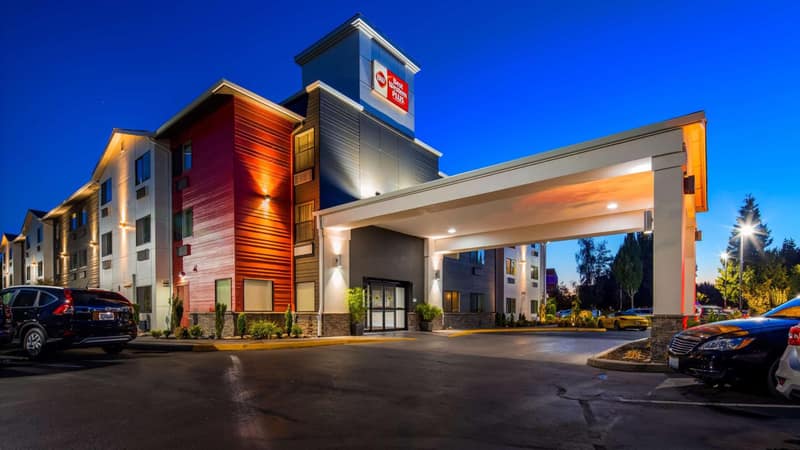 Best Western Plus Portland Airport Hotel & Suites — building