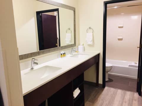Best Western Plus Portland Airport Hotel & Suites — photo 4
