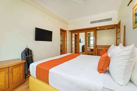 Fariyas Hotel Mumbai , Colaba — photo 8
