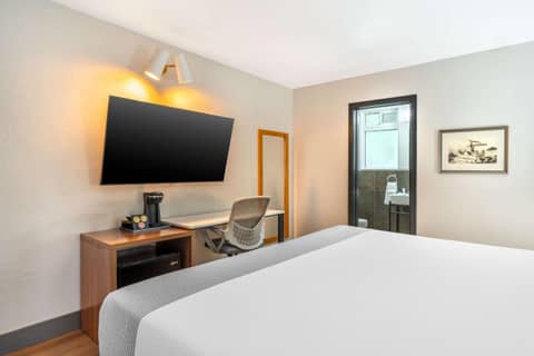 La Luna Inn, an Ascend Collection Hotel — photo 3