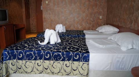 Hotel Akord - Free Parking & Metro Access — photo 5