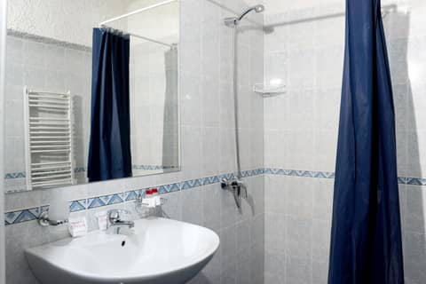 Hotel Akord - Free Parking & Metro Access — photo 9