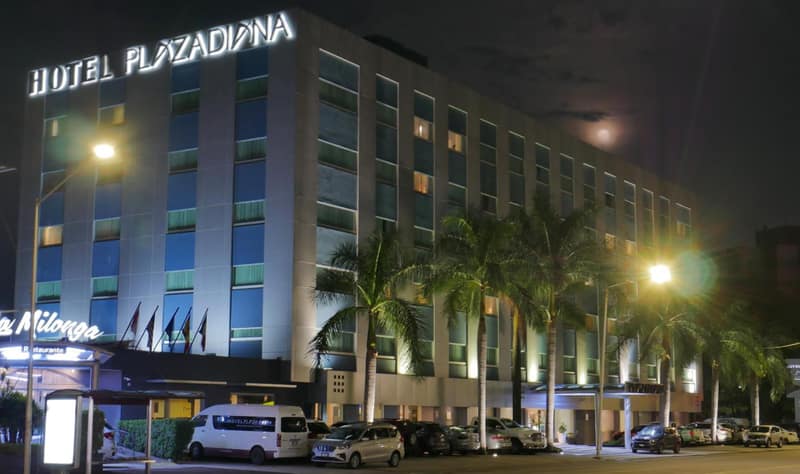 Hotel Plaza Diana — building