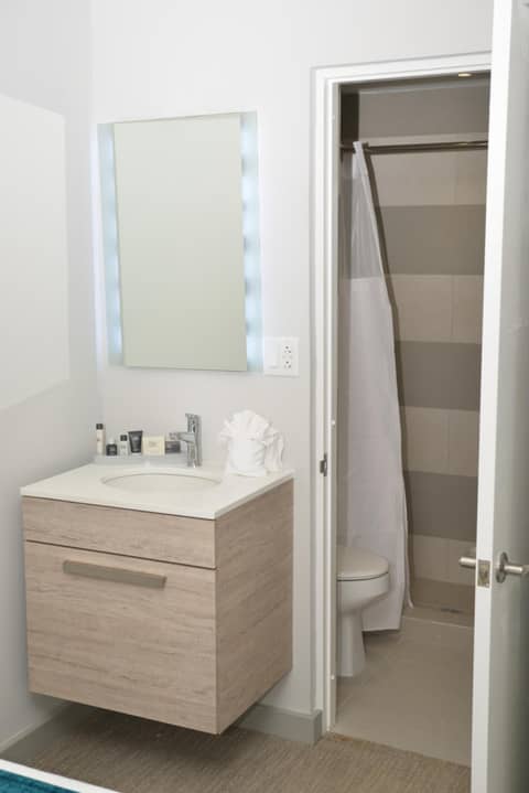 Hotel Mome — bathroom