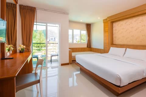Sungthong Kamala Beach Resort — hotel room