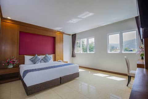 Sungthong Kamala Beach Resort — hotel room