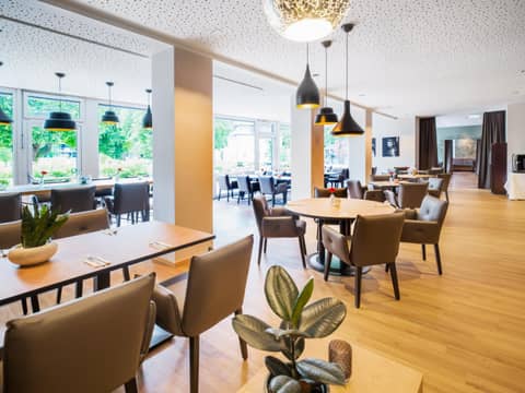 JUFA Hotel Salzburg City — dining