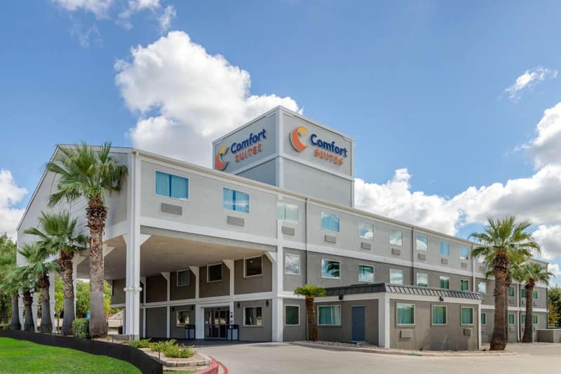 Comfort Suites San Antonio Airport North — building