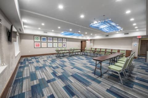 Holiday Inn Express & Suites - Houston Westchase - Westheimer by IHG — photo 9