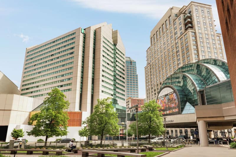 Embassy Suites by Hilton Indianapolis Downtown — building