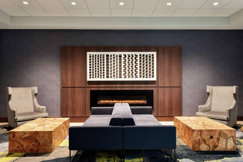 Embassy Suites by Hilton Indianapolis Downtown — photo 2