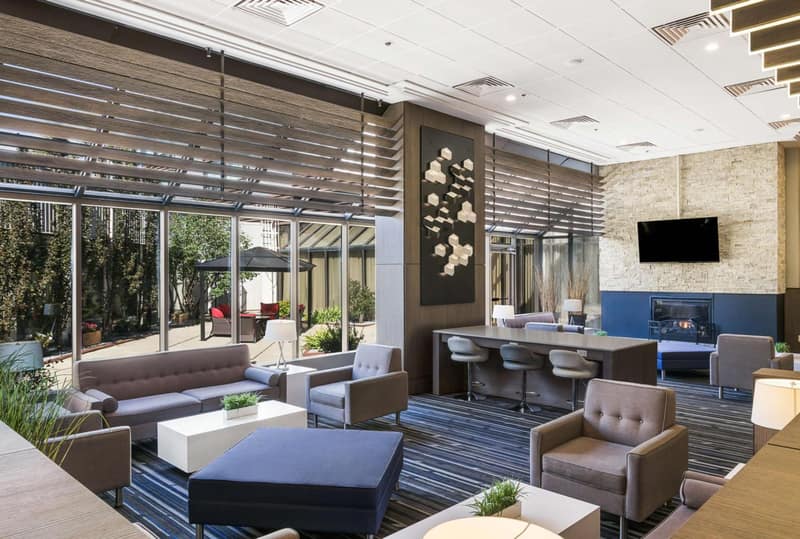 Best Western Premier Calgary Plaza Hotel & Conference Centre — photo 1