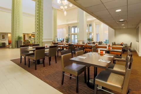 Hilton Garden Inn Dallas/Market Center — photo 2