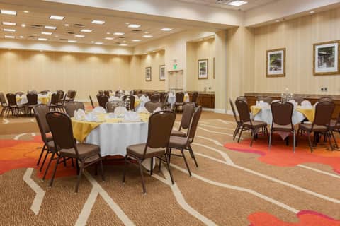 Hilton Garden Inn Dallas/Market Center — photo 3