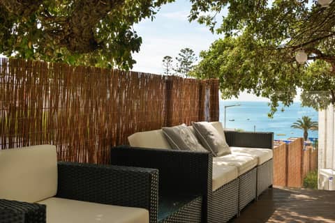 3HB Golden Beach — balance & terrace