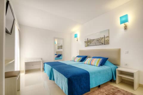3HB Golden Beach — hotel room