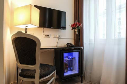 Hotel Assenzio Prague — hotel room