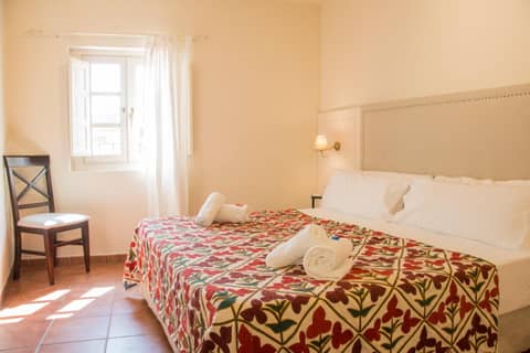 Hostal Callejon del Agua — hotel room