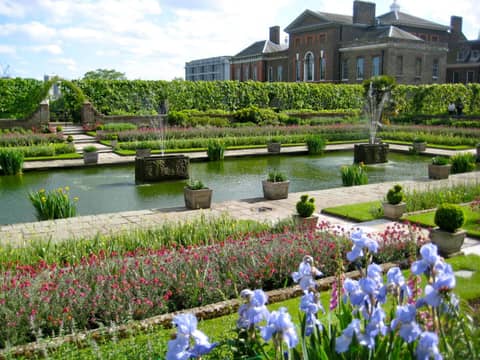 Troy Hotel — garden