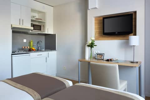 Hôtel Soléo Prado — hotel room