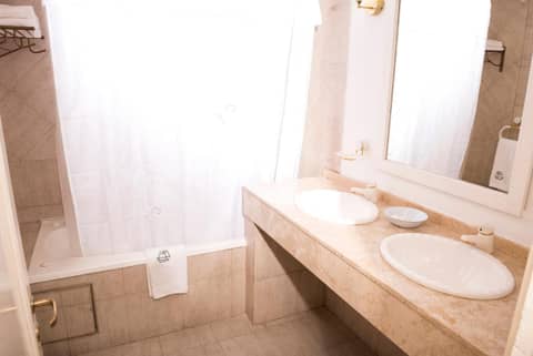 Mayflower Suites — photo 8
