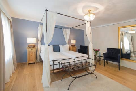 Boutiquehotel Amadeus — hotel room
