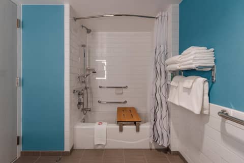 Howard Johnson by Wyndham Anaheim Hotel and Water Playground — photo 2