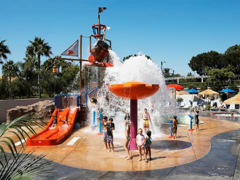 Howard Johnson by Wyndham Anaheim Hotel and Water Playground — photo 4