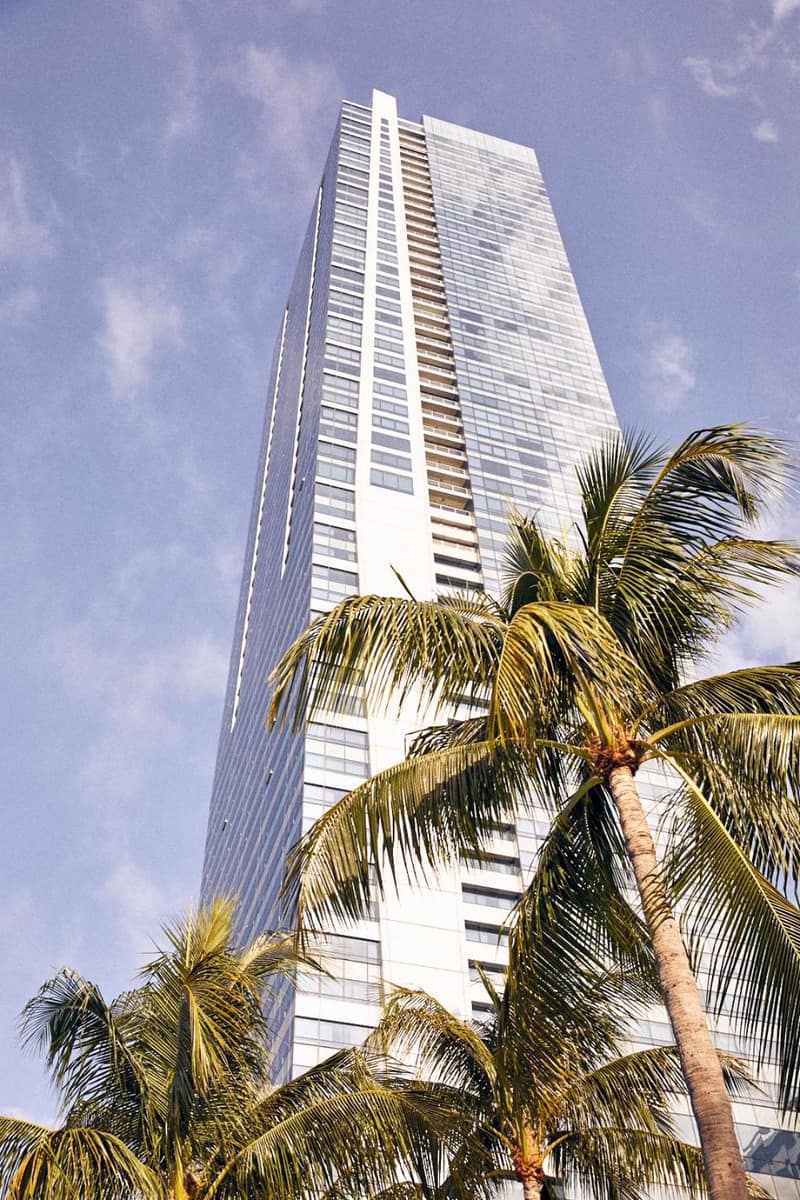 Four Seasons Hotel Miami — building