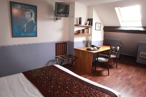 Hôtel des Célestins — hotel room